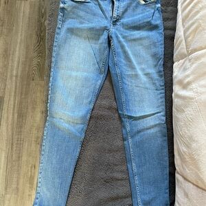 Old Navy rockstar long 12 Light Blue Women's Skinny Jeans